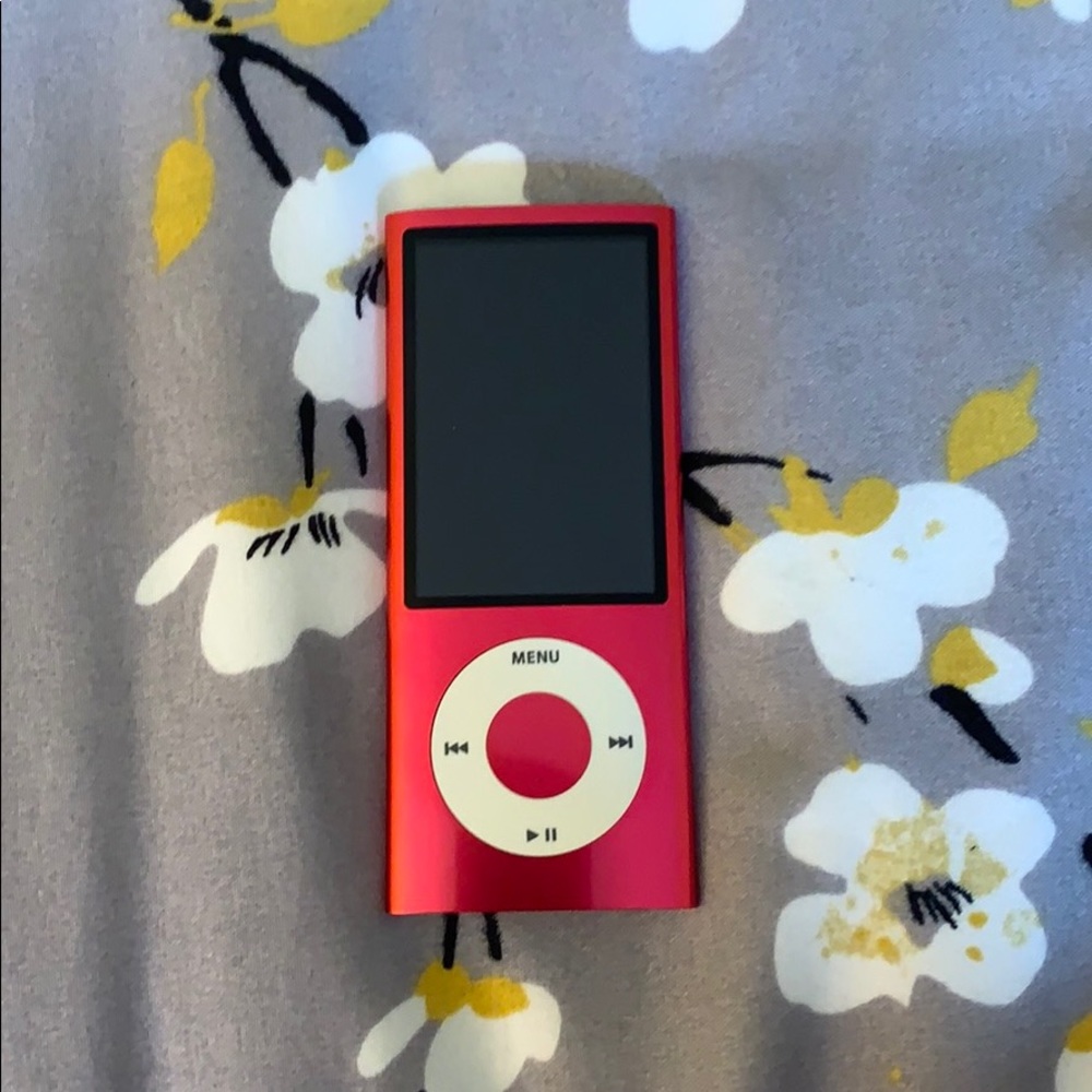 COPY - Hot pink Apple IPod!
